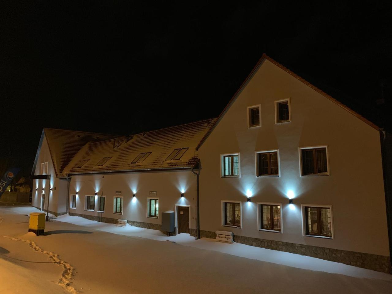 Zajazd Zacheta Kamienna Gora Luaran gambar